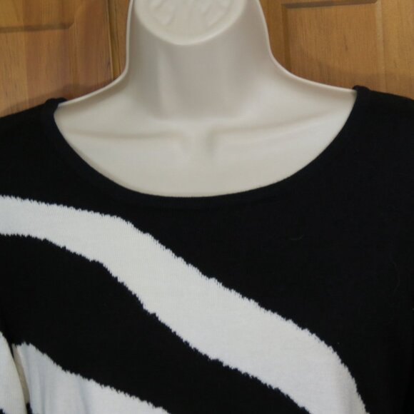 Orly Black/White Tunic Sweater Zebra Round Neck Long Sleeve Size Large - Picture 2 of 7
